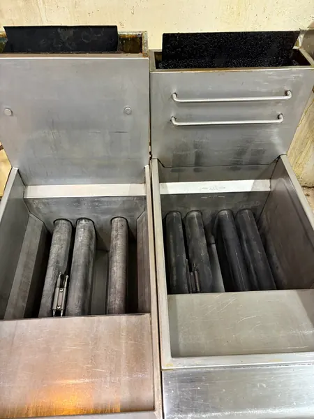 Twin fryer compartments
