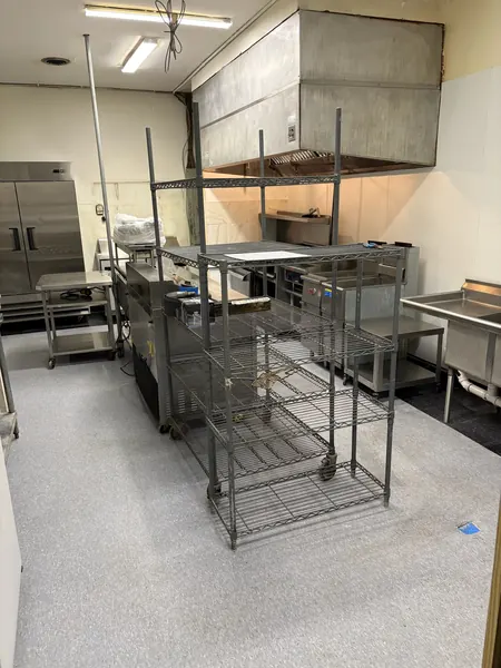 Kitchen workstations and floor
