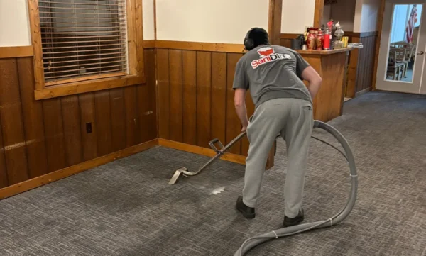 Carpet extraction in a restaurant dining room